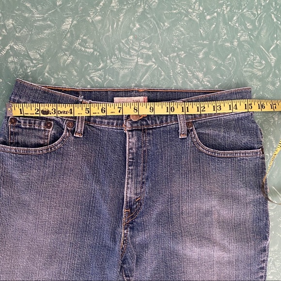 Vintage Levi’s 550 Relaxed Boot Cut Jeans 12P - Picture 2 of 10